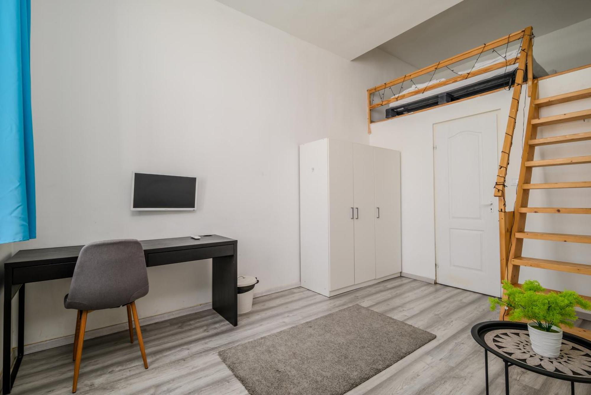 5 Bedrooms Keleti-Home Будапеща Екстериор снимка